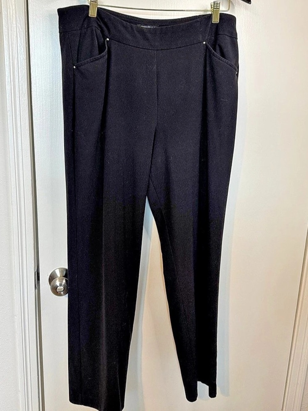Roz & Ali Black Straight Leg Pants Size 14